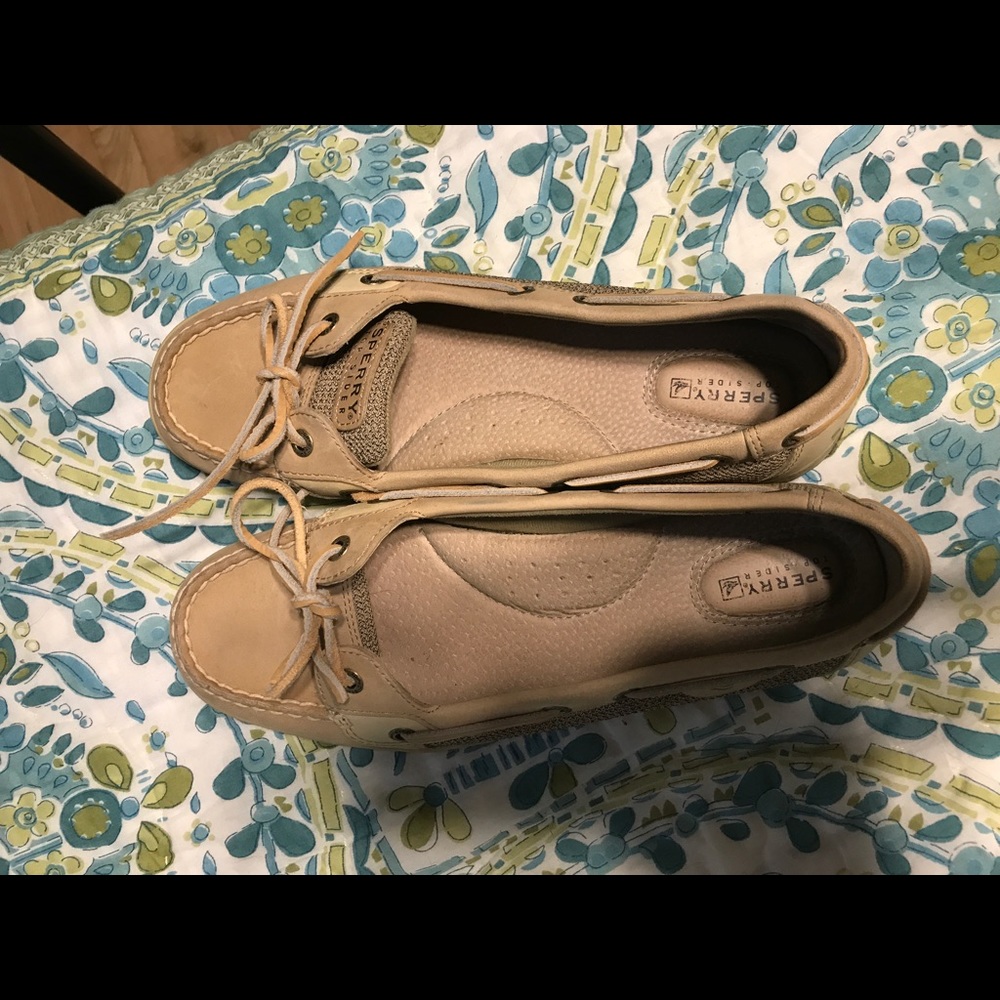 Sperry boat shoe size 9.5W tan
